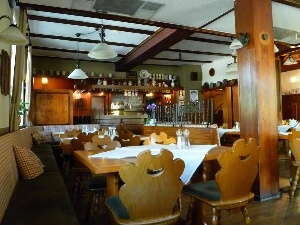 Gasthaus Zum Specht Hösbach Esterno foto